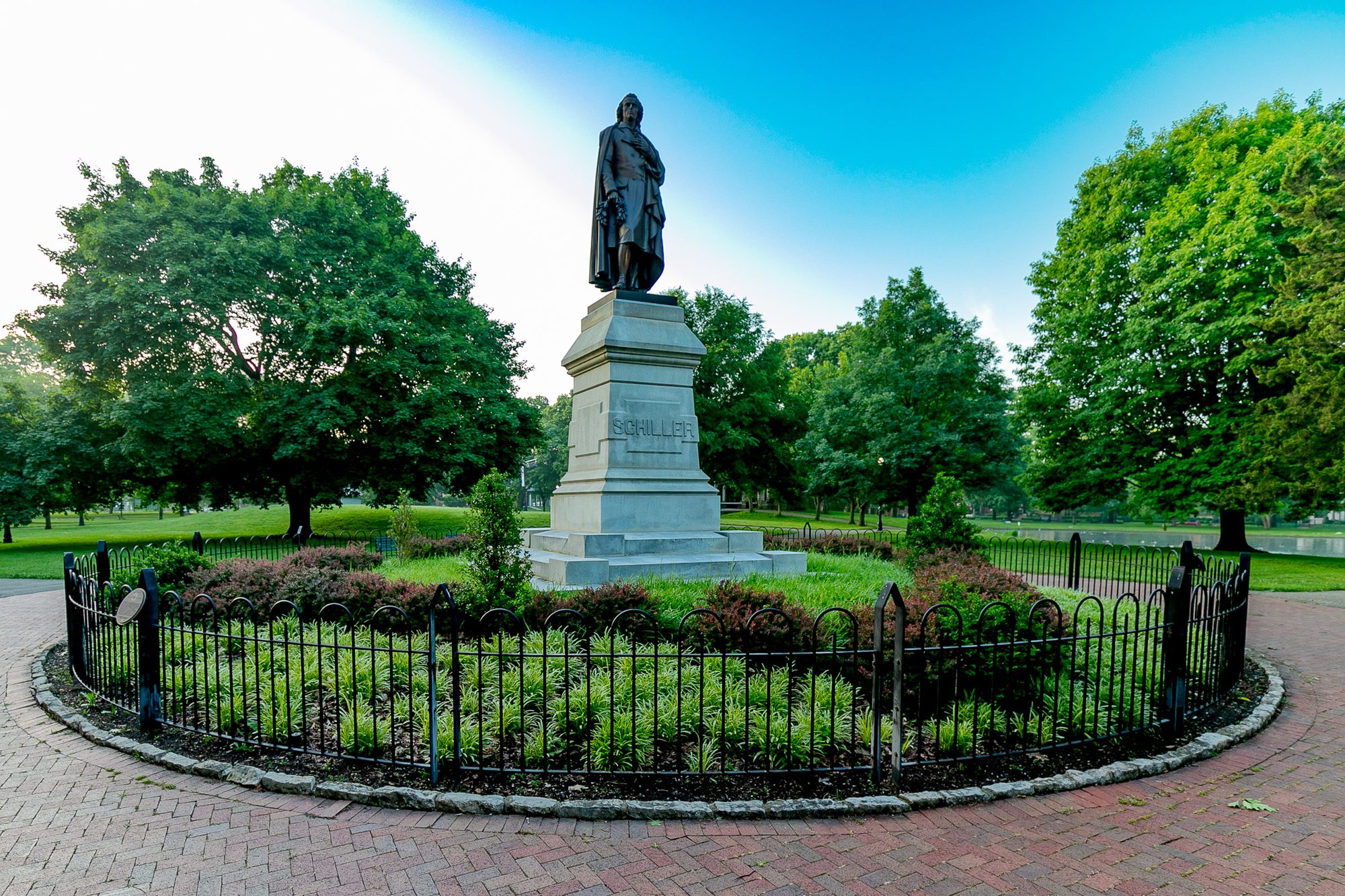 Schiller Park statue
